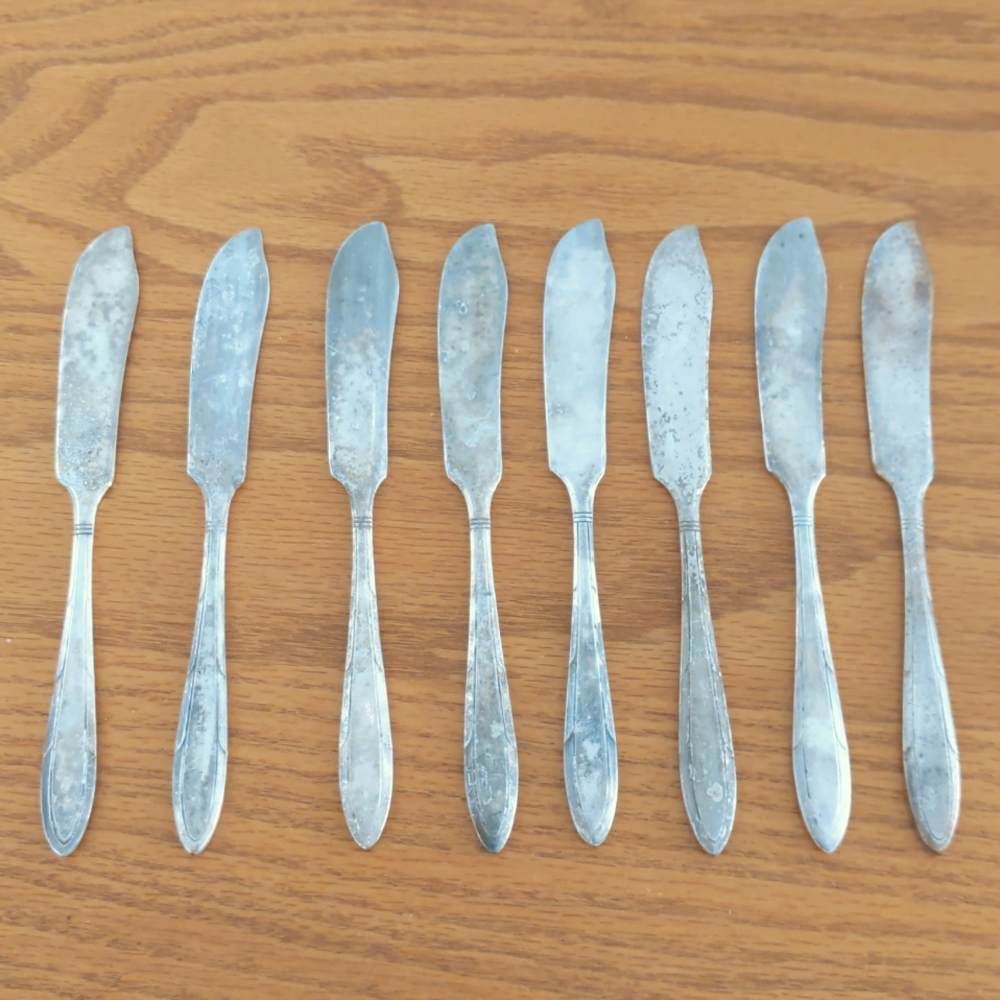 Oneida Nobility Plate REVERIE Silverplate Butter Spreader Knives Set of 8